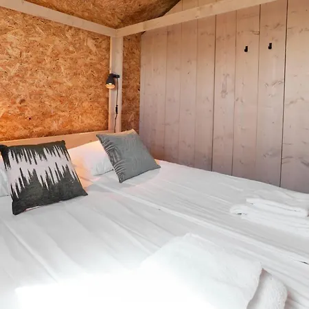 Dutchen Erfgoedpark De Hoop Glamping, & 3* Uitgeest